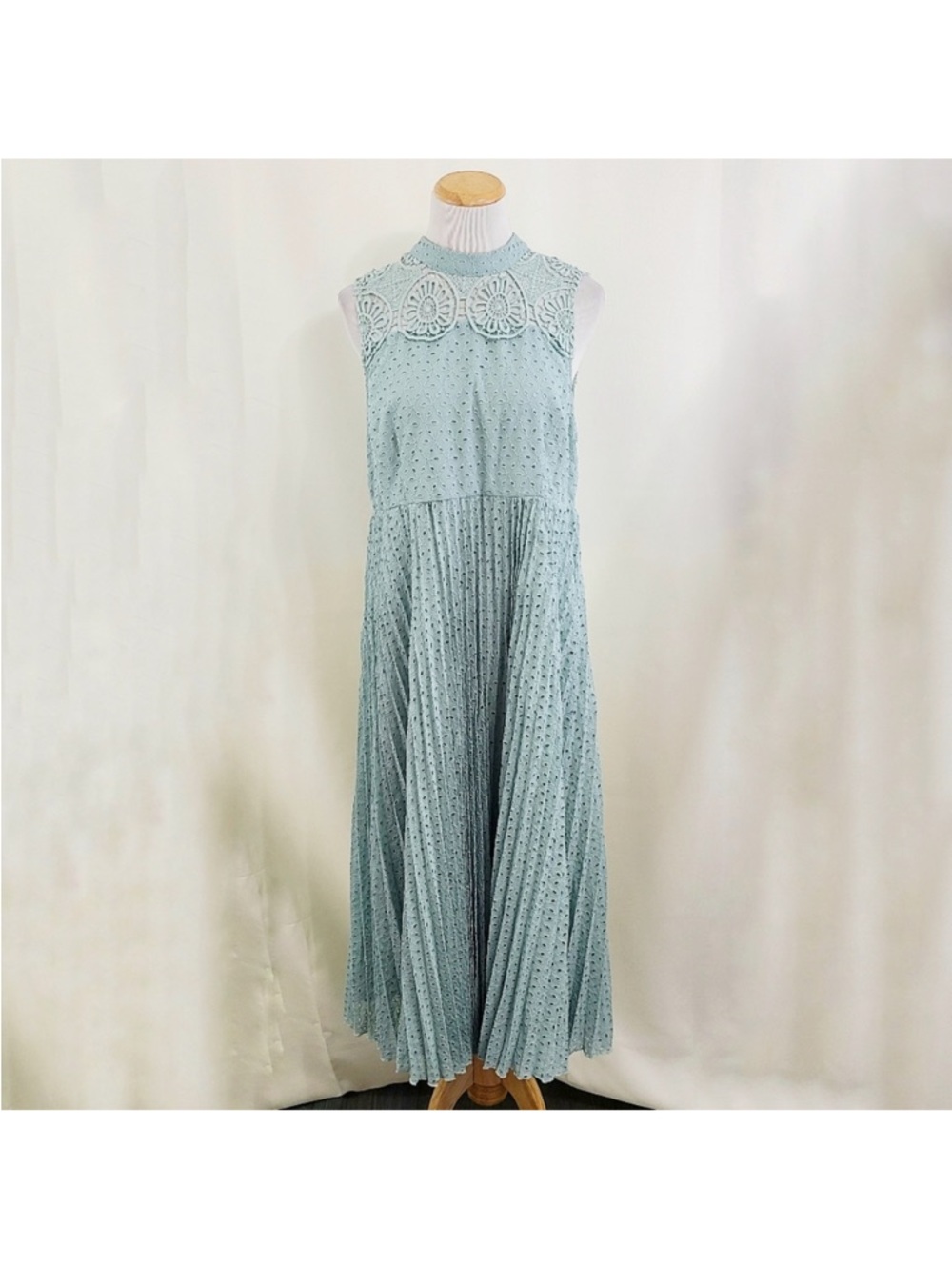 ASOS DESIGN high neck sleeveless pleated lace midi dress sage green size 10 - Picture 2 of 7